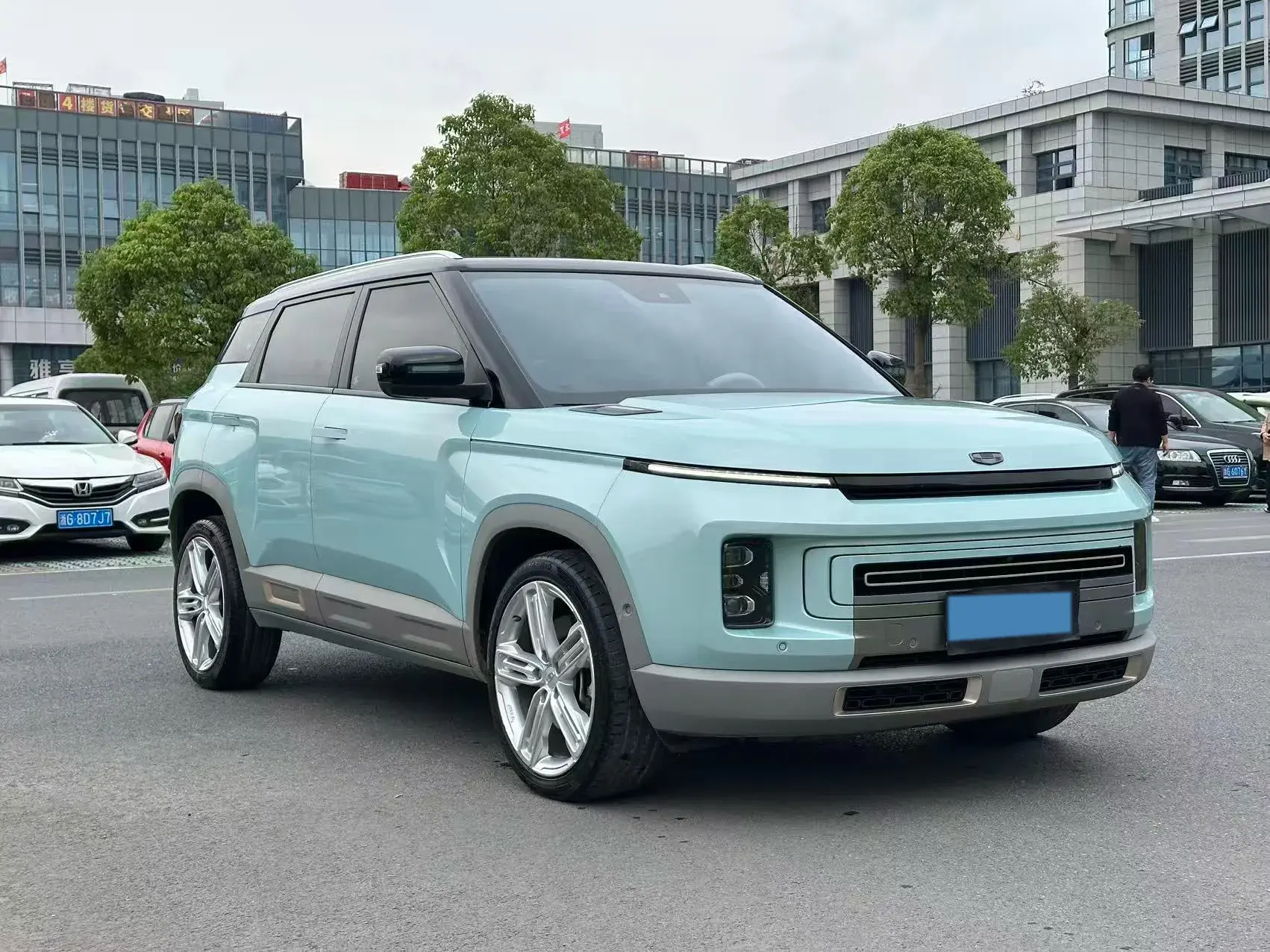 2022 GEELY ICON thumbnail 2