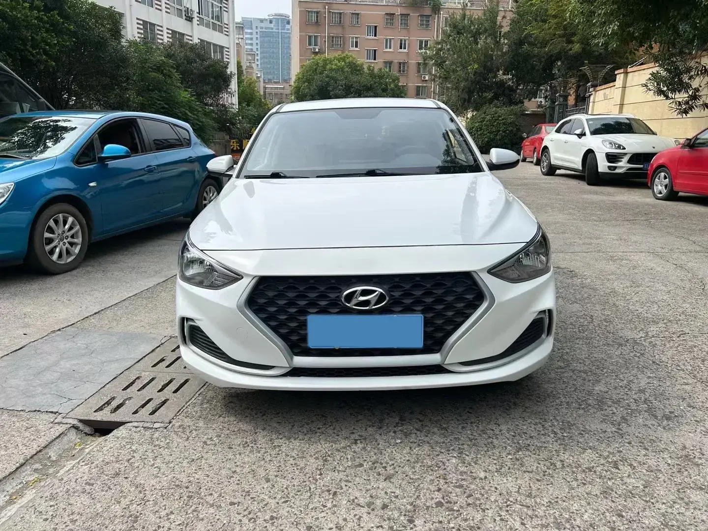 2017 HYUNDAI CELESTA thumbnail 2
