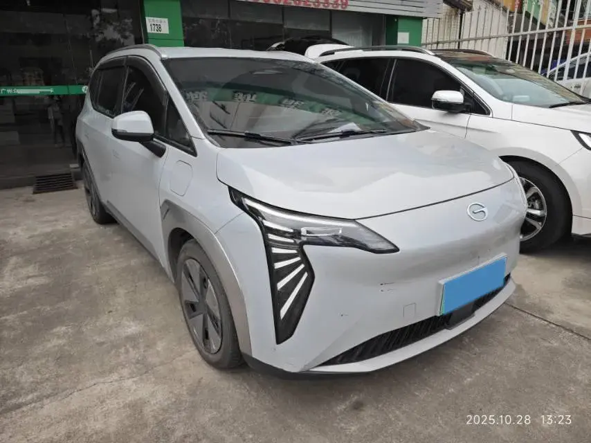 2023 AION Y thumbnail 2