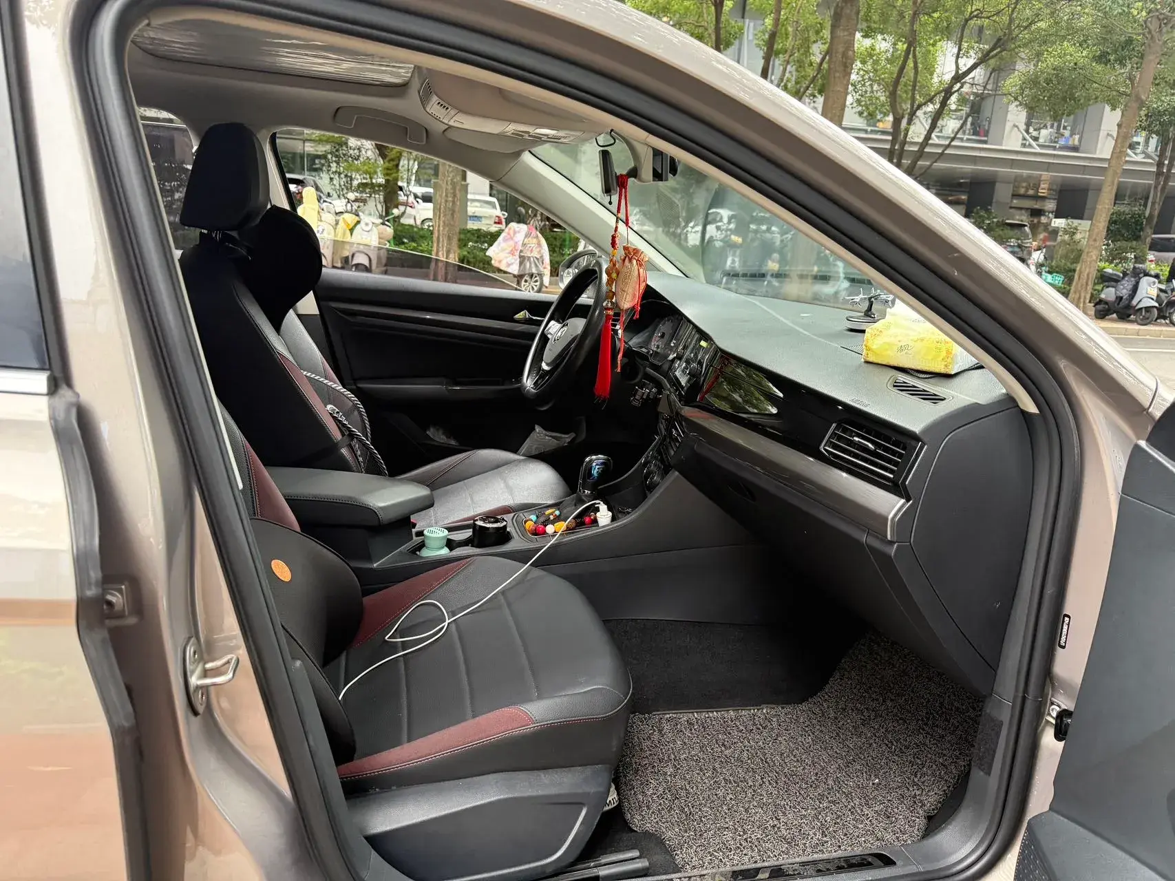 2019 VOLKSWAGEN BORA thumbnail 4