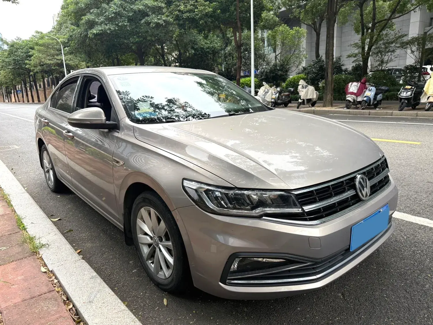 2019 VOLKSWAGEN BORA thumbnail 3