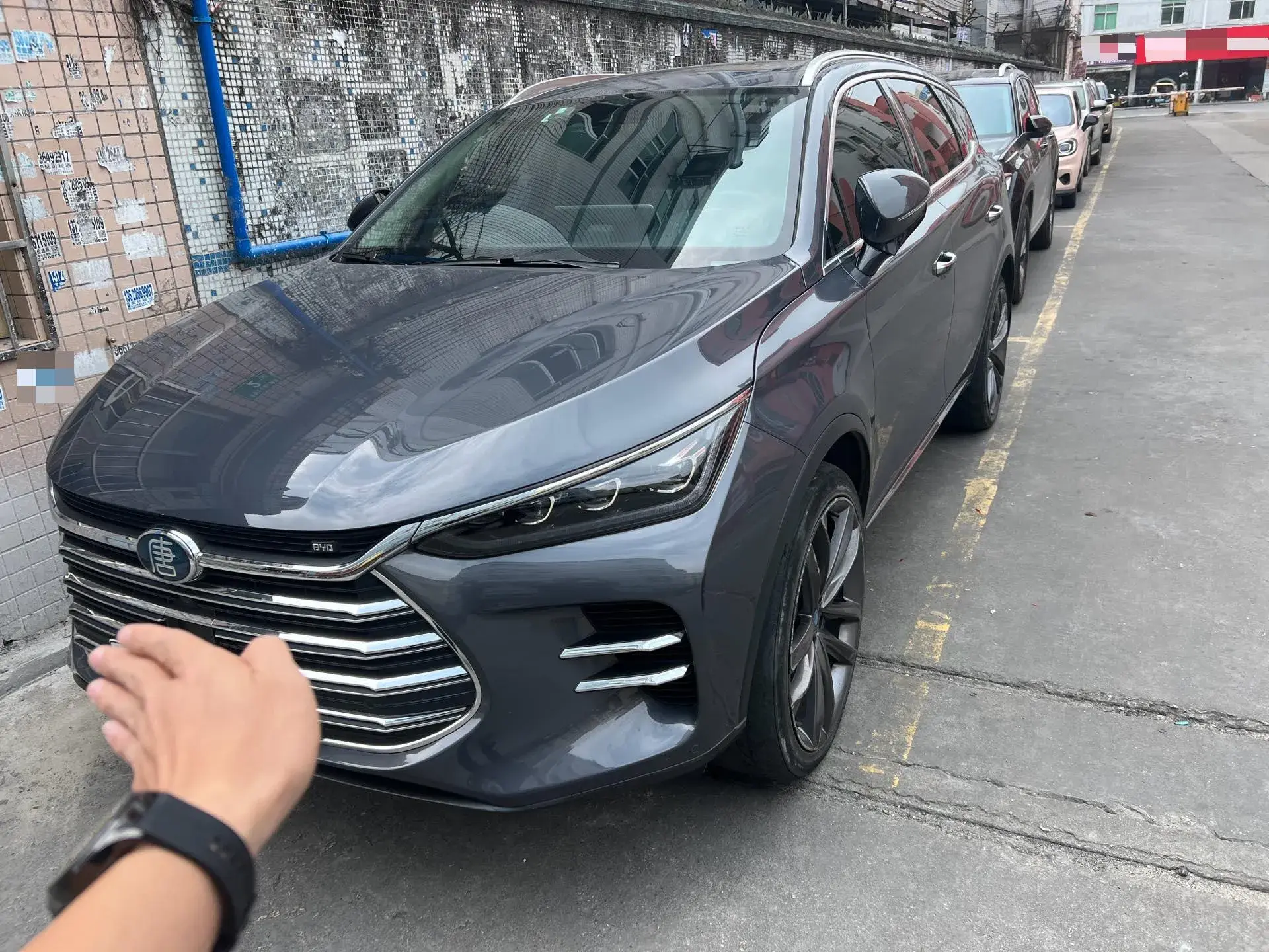 2018 BYD TANG view 1