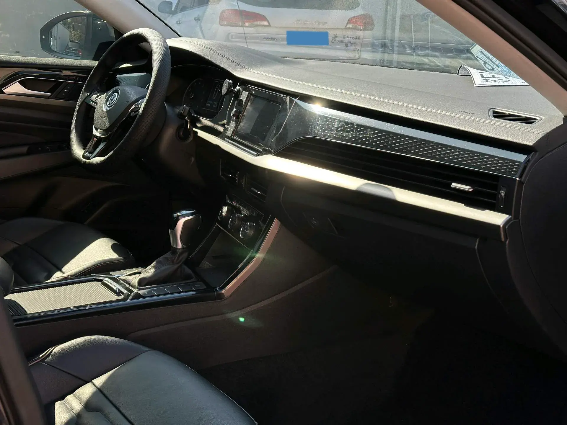 2019 VOLKSWAGEN PASSAT thumbnail 4