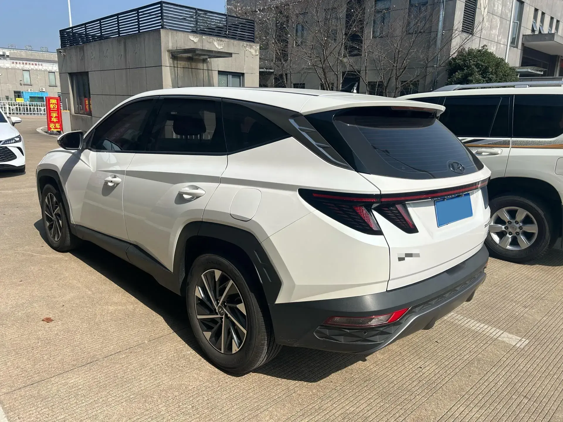 2021 HYUNDAI TUCSON thumbnail 3