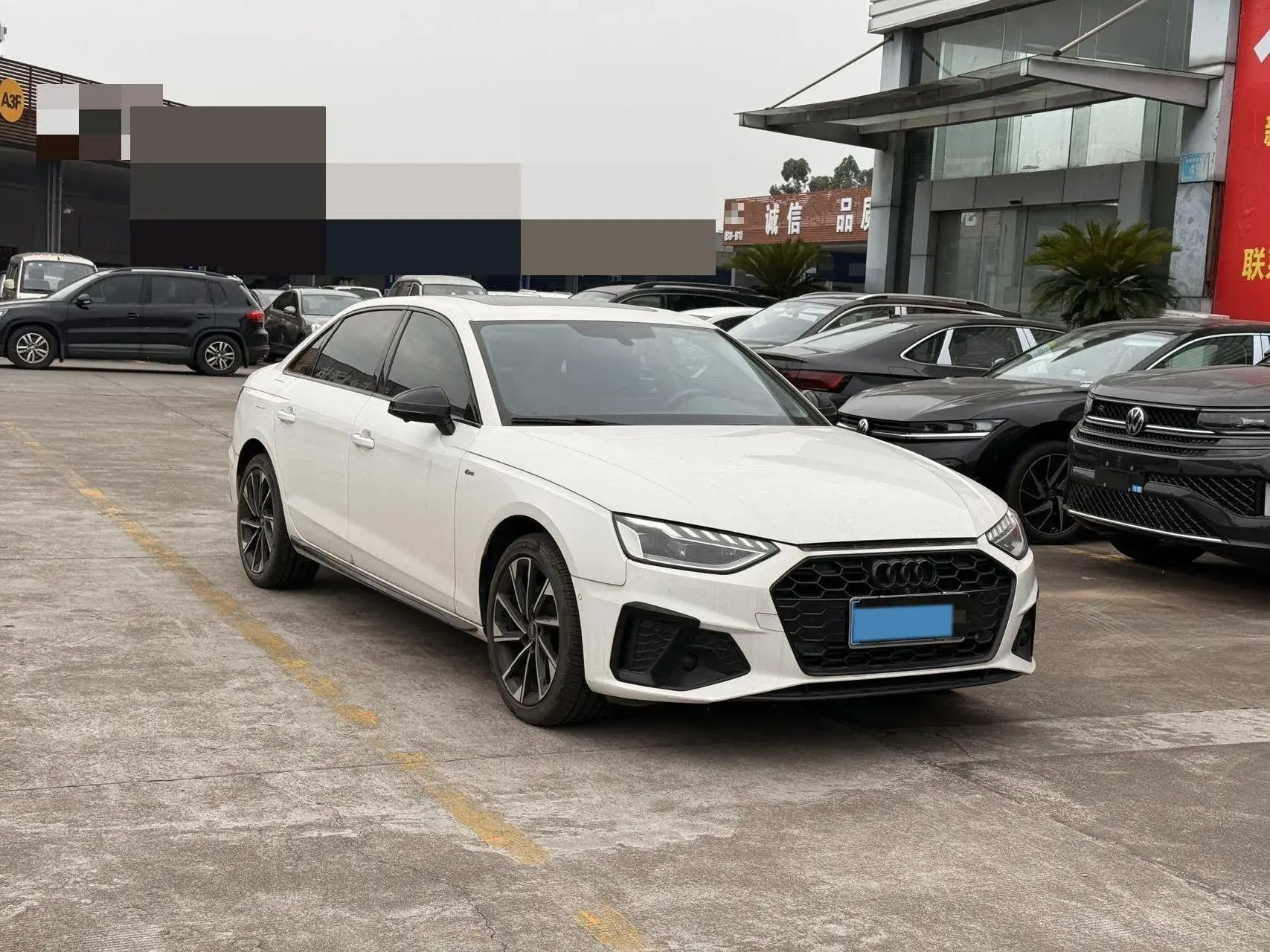 2023 AUDI A4L thumbnail 3