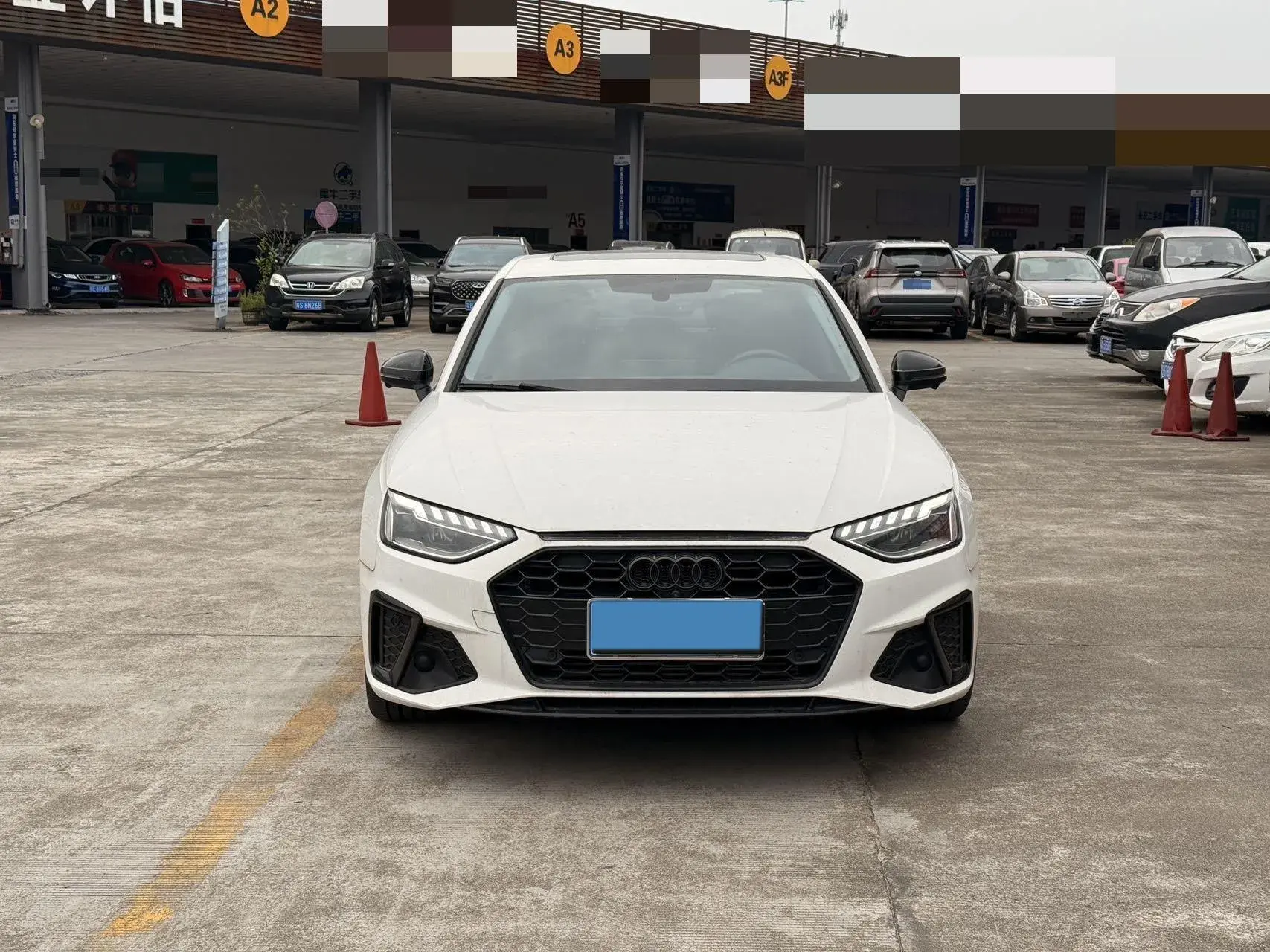 2023 AUDI A4L thumbnail 2