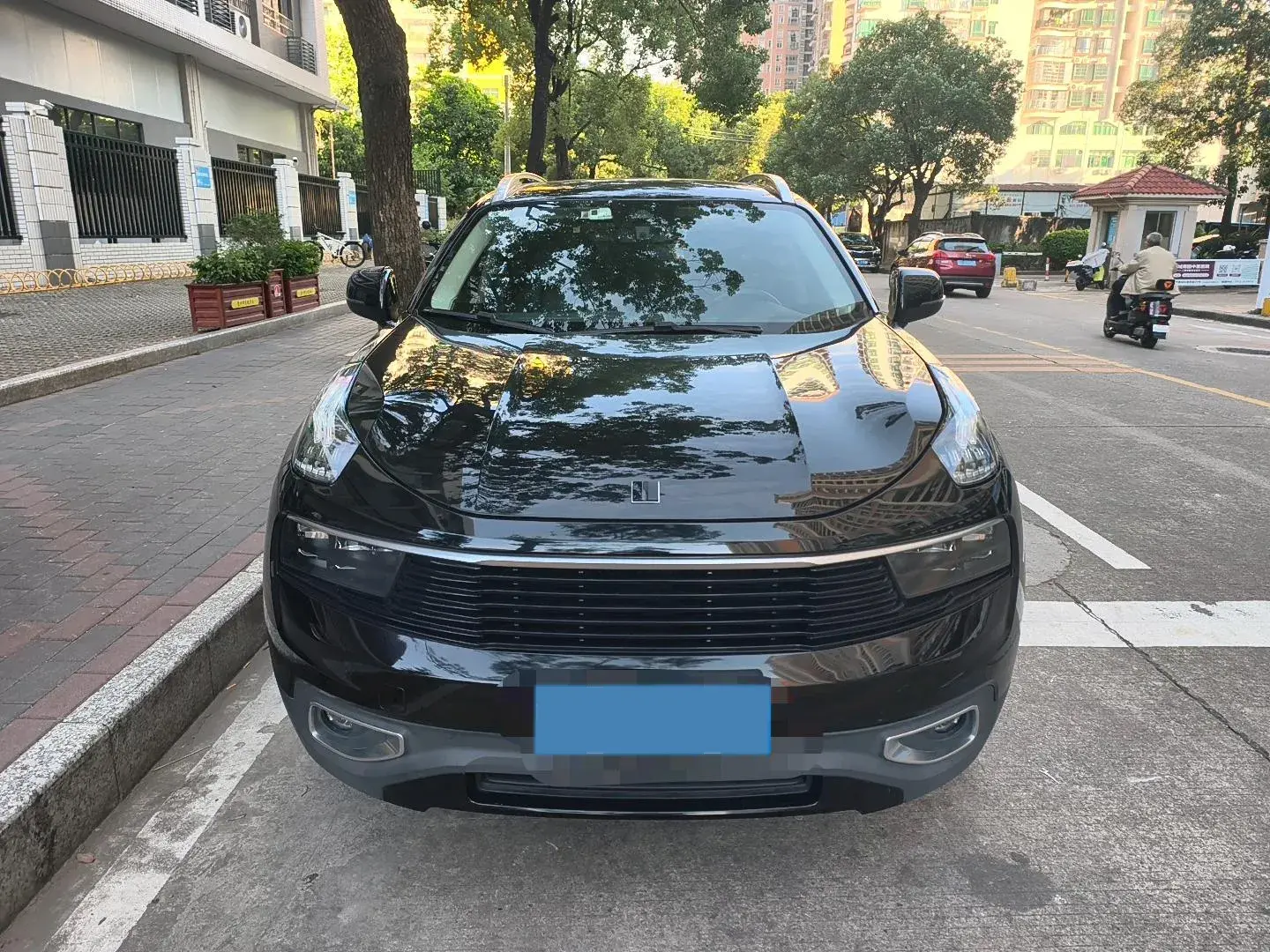 2017 LYNK&CO 01 thumbnail 2