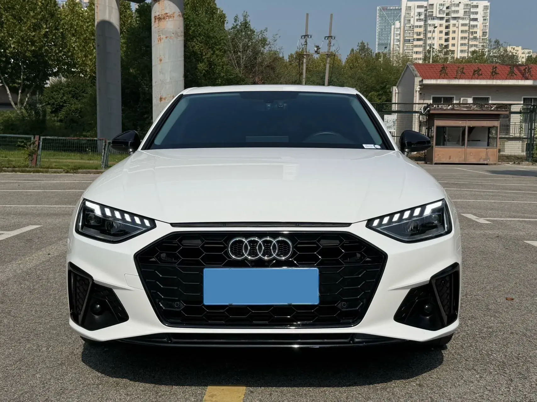 2022 AUDI A4L thumbnail 2