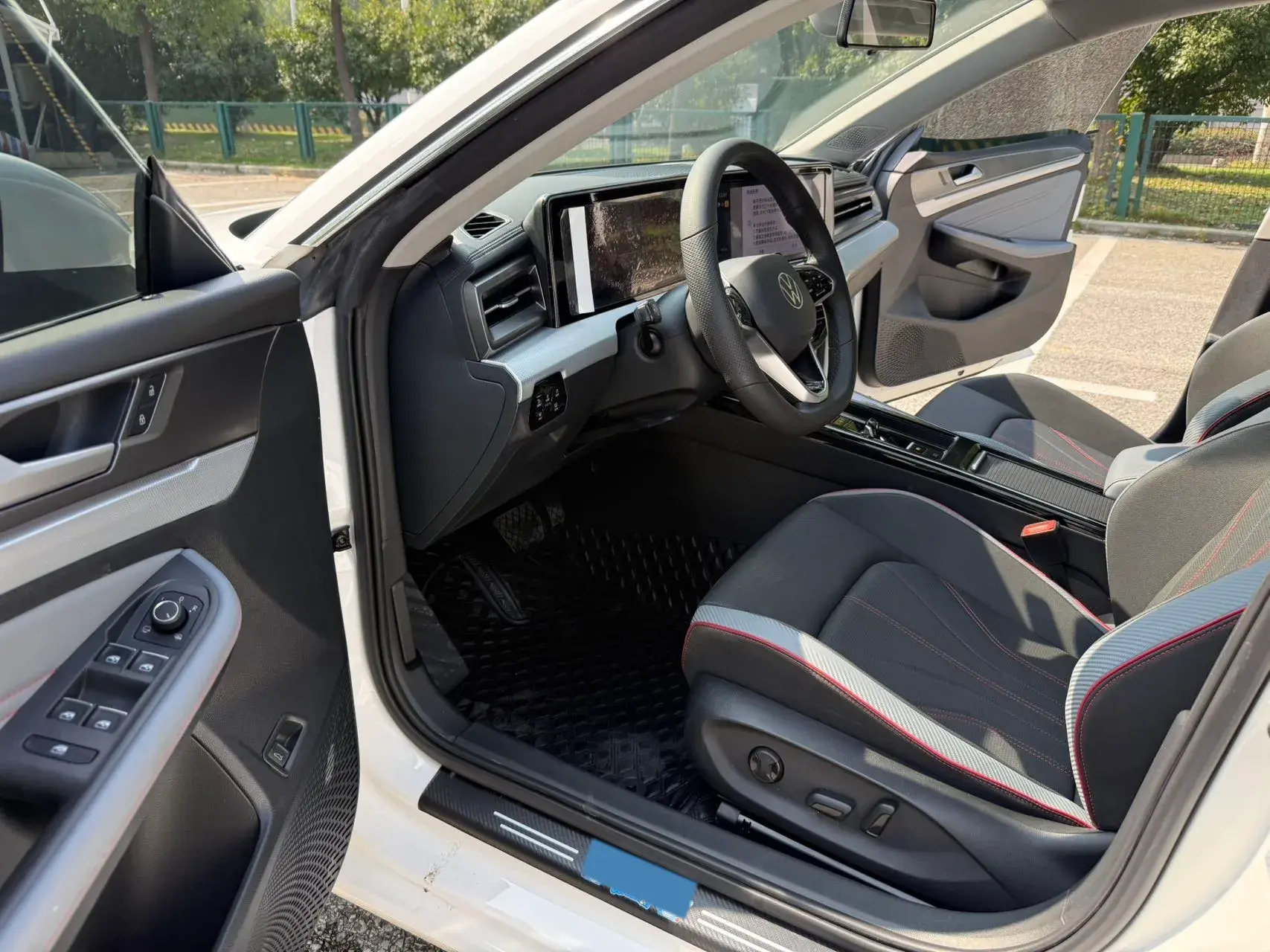 2022 VOLKSWAGEN LAMANDO thumbnail 4