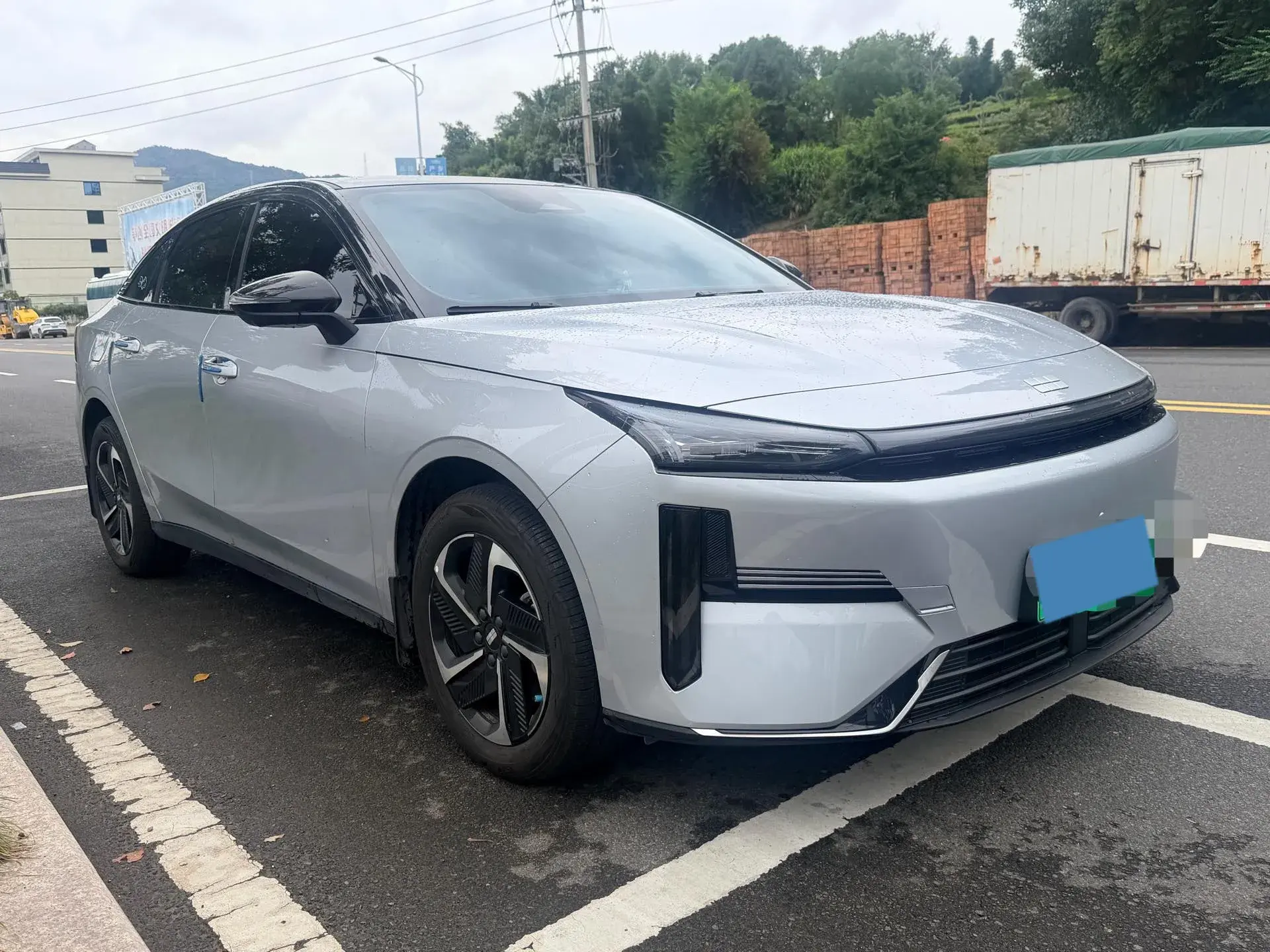 2025 GEELY GALAXY thumbnail 3