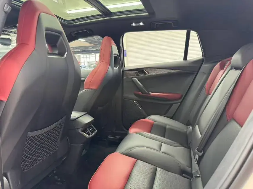 2020 LYNK&CO 06 thumbnail 4