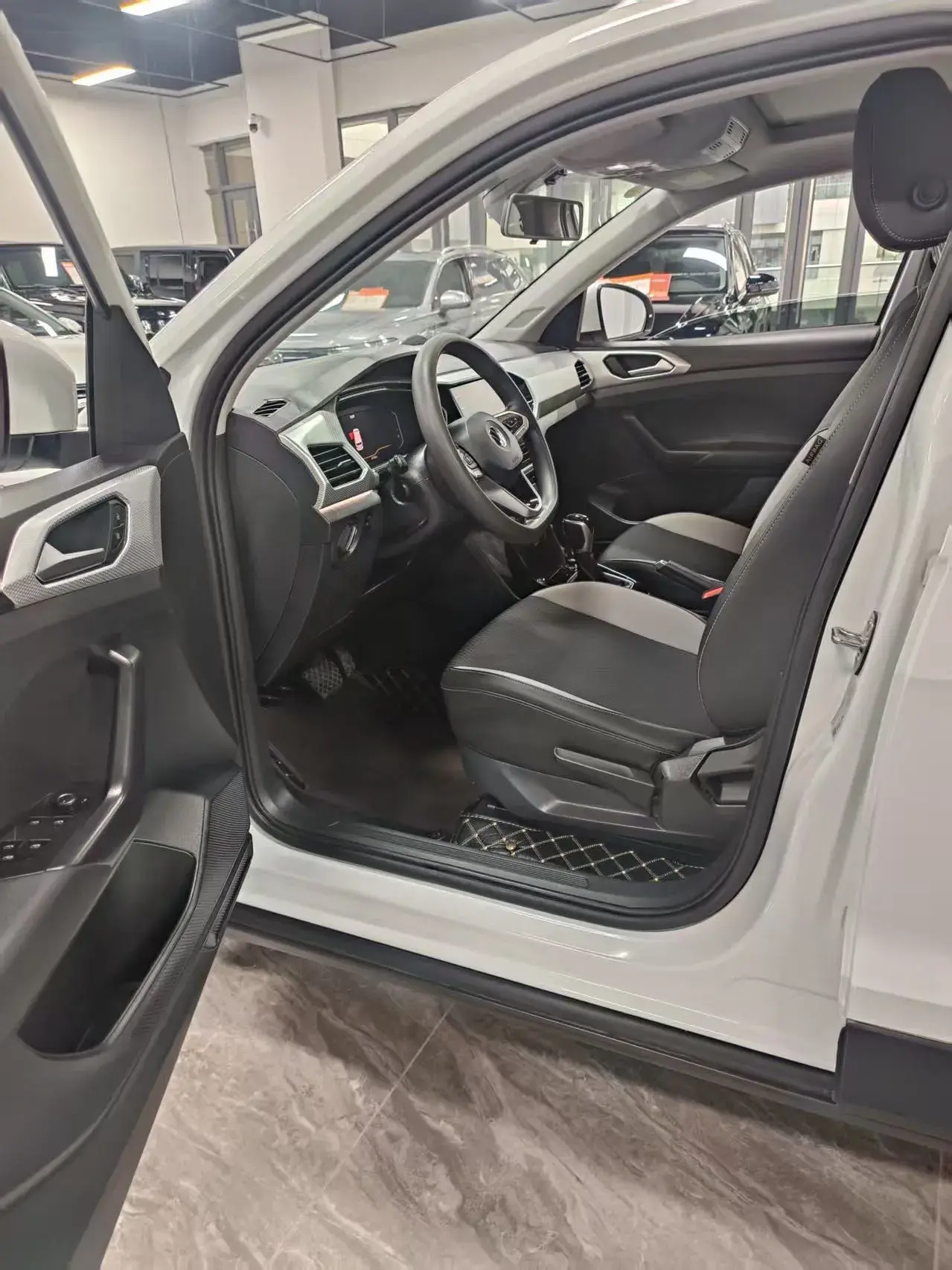 2023 VOLKSWAGEN TACQUA thumbnail 4