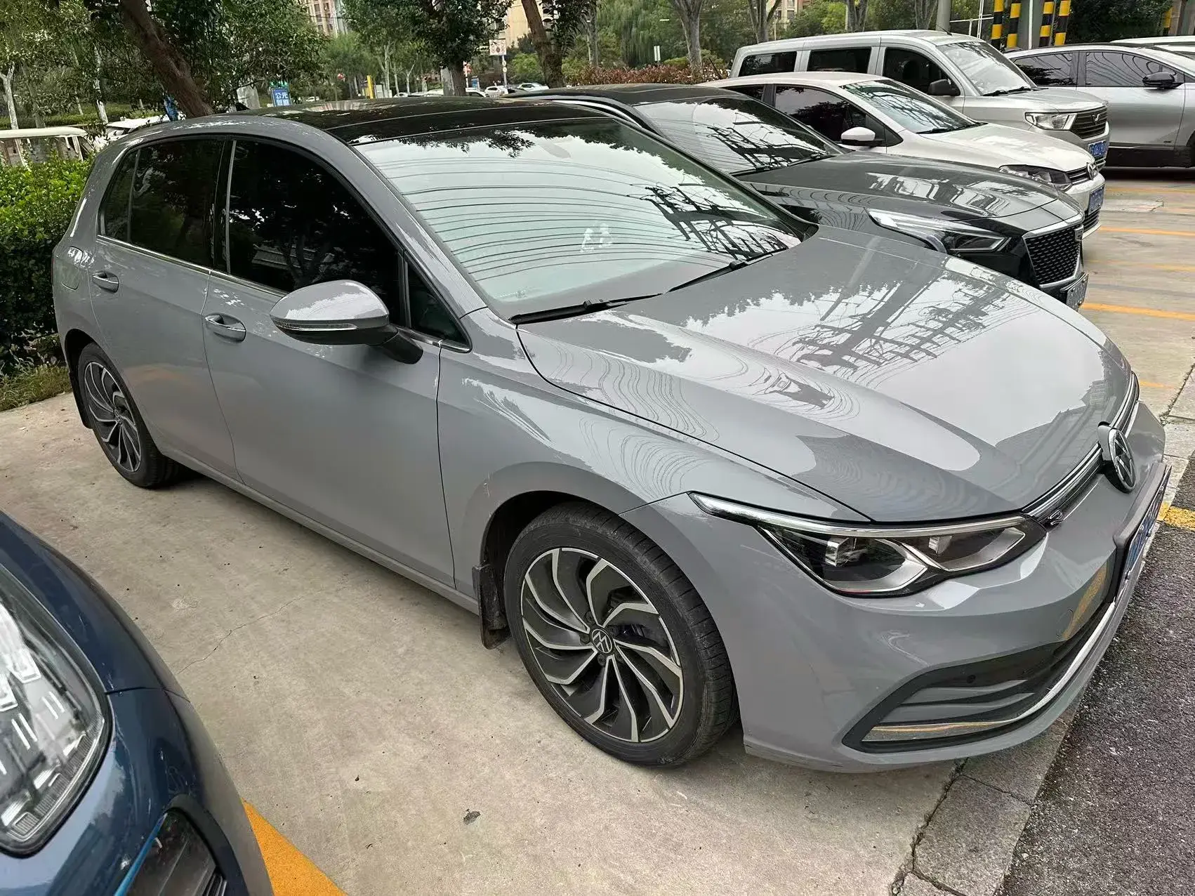 2021 VOLKSWAGEN GOLF thumbnail 4