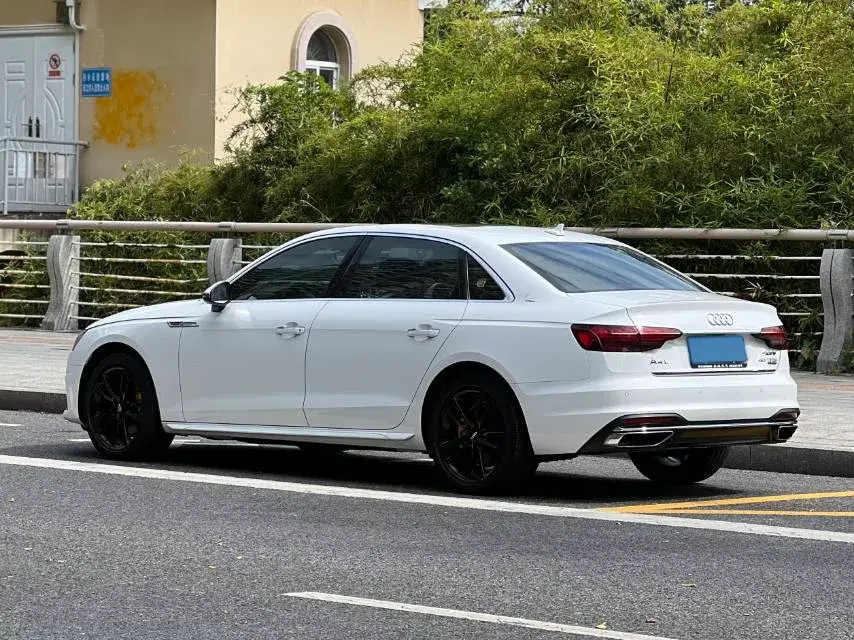 2020 AUDI A4L thumbnail 4