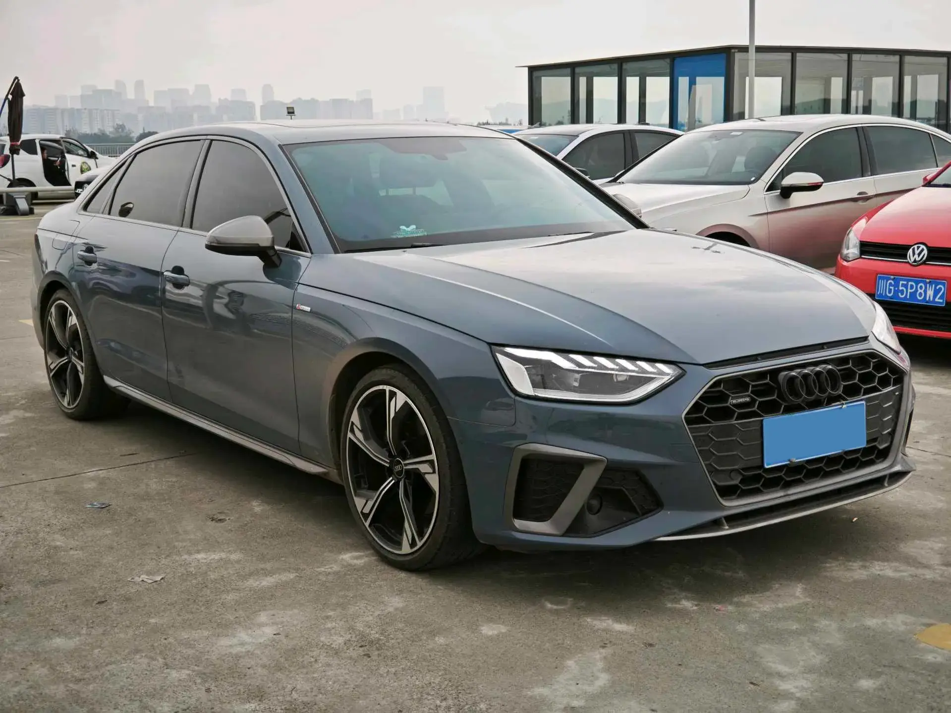 2022 AUDI A4L thumbnail 3