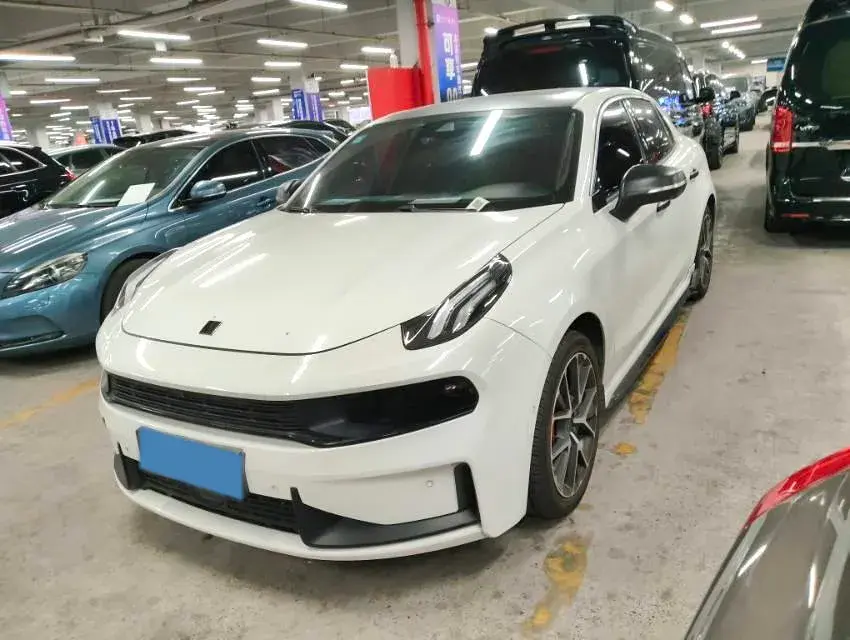 2021 LYNK&CO 03 view 1