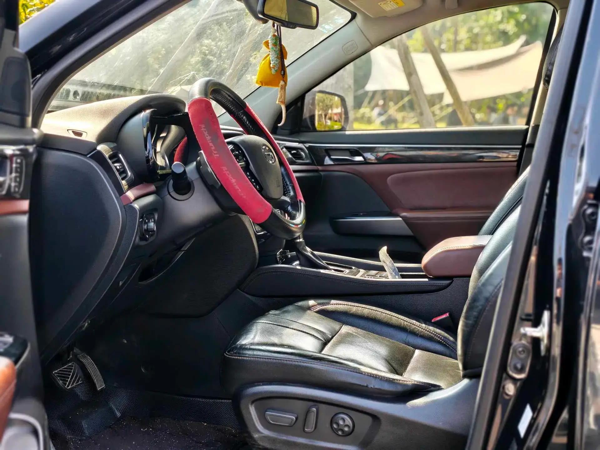 2017 GAC TRUMPCHI thumbnail 3