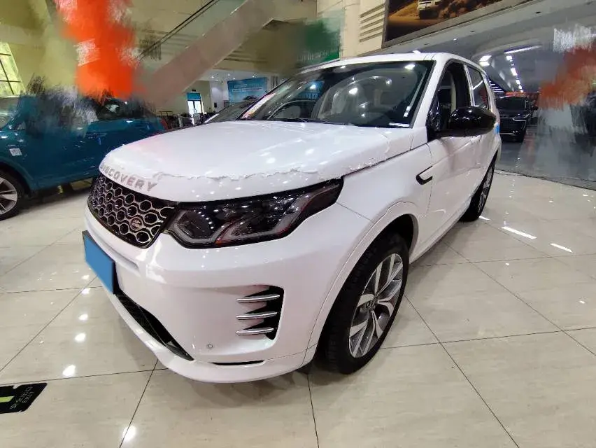 2025 LAND ROVER view 1