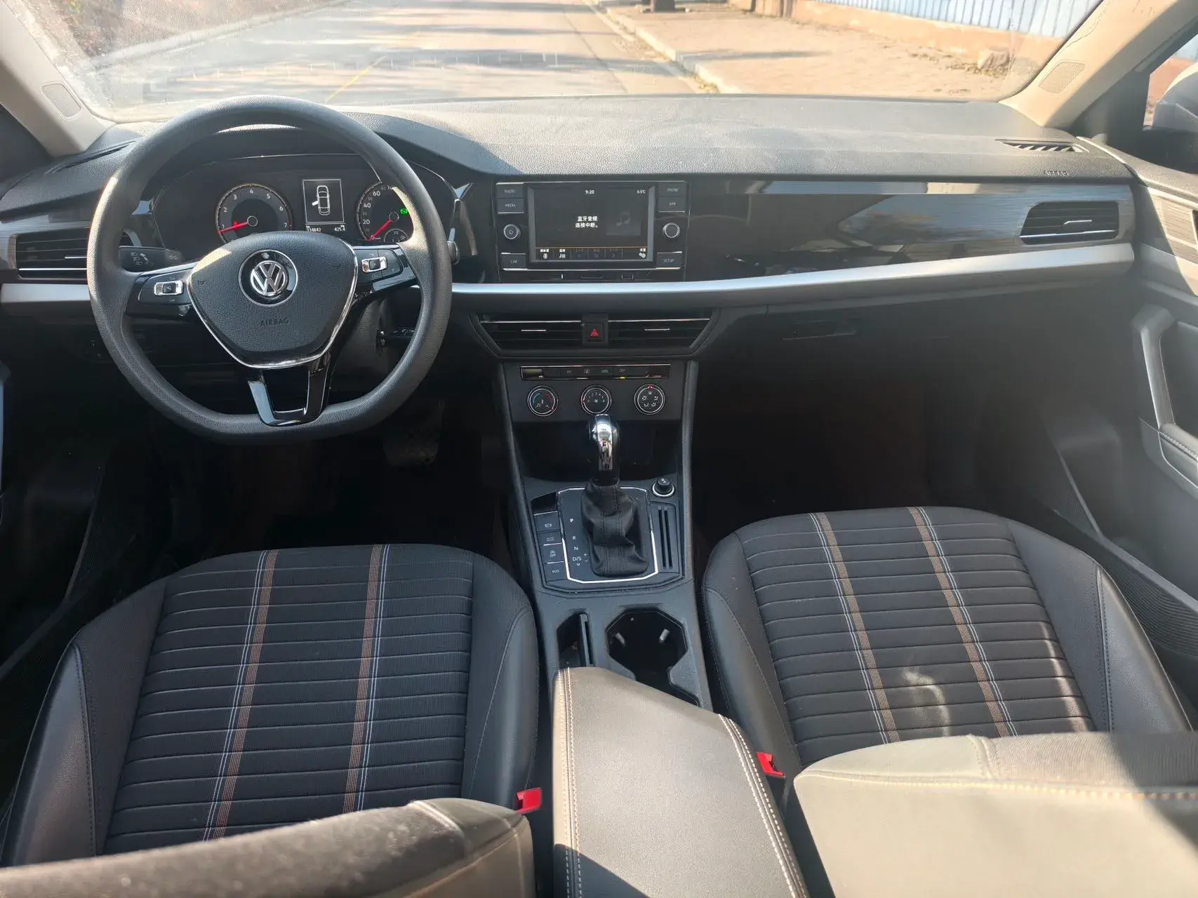 2018 VOLKSWAGEN LAVIDA thumbnail 4