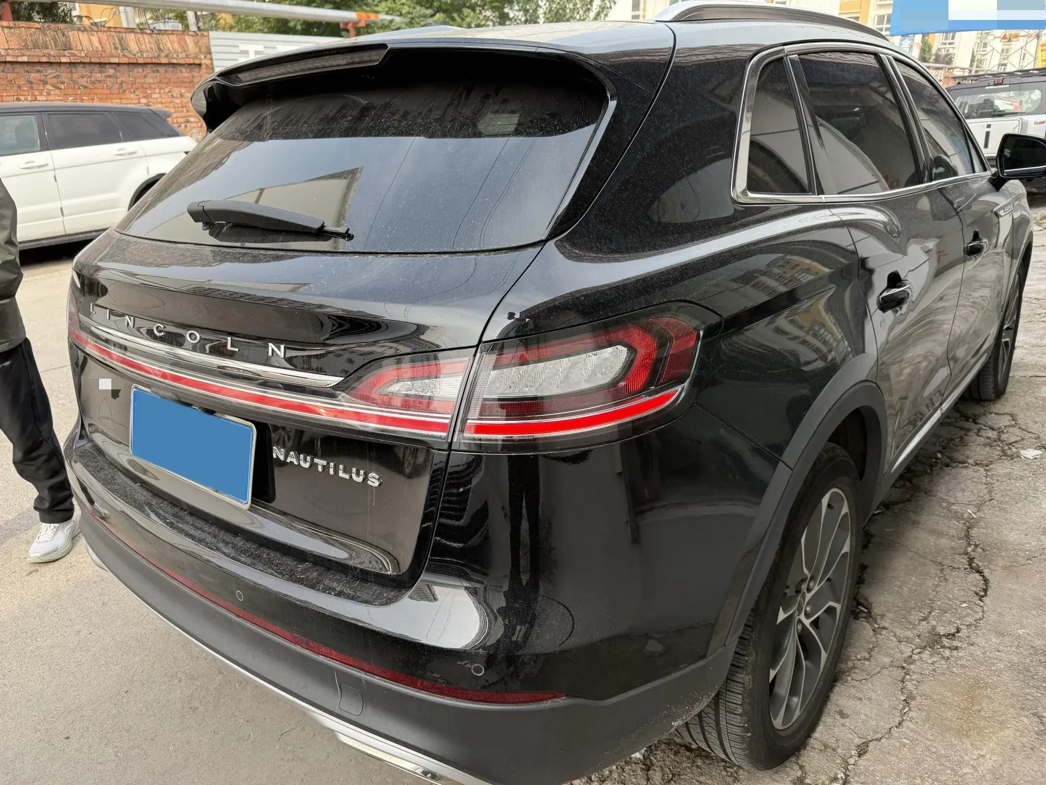 2021 LINCOLN NAUTILUS thumbnail 2