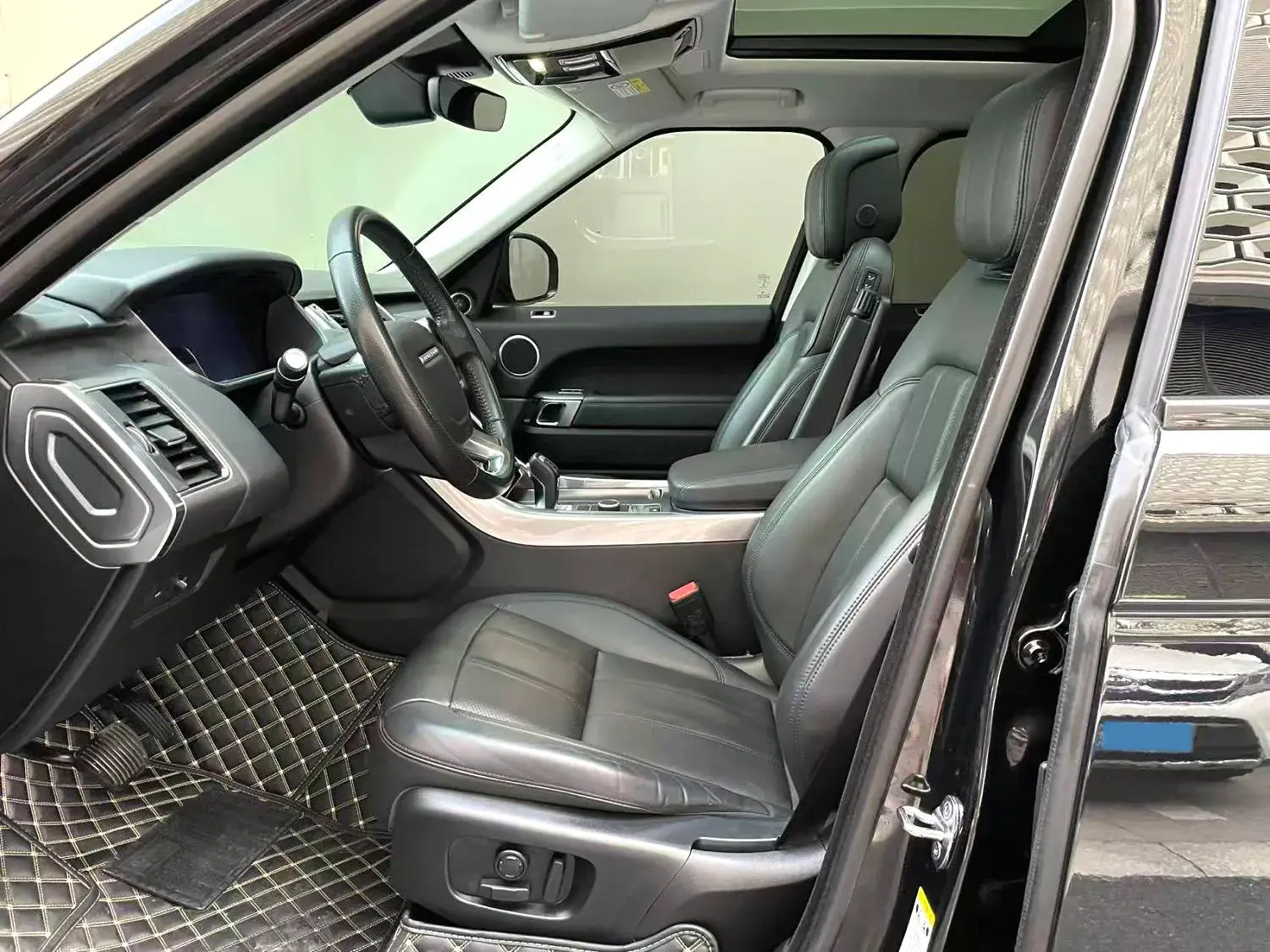 2020 LAND ROVER thumbnail 2