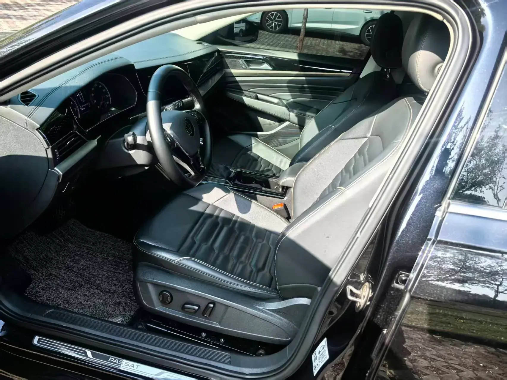 2021 VOLKSWAGEN PASSAT thumbnail 2