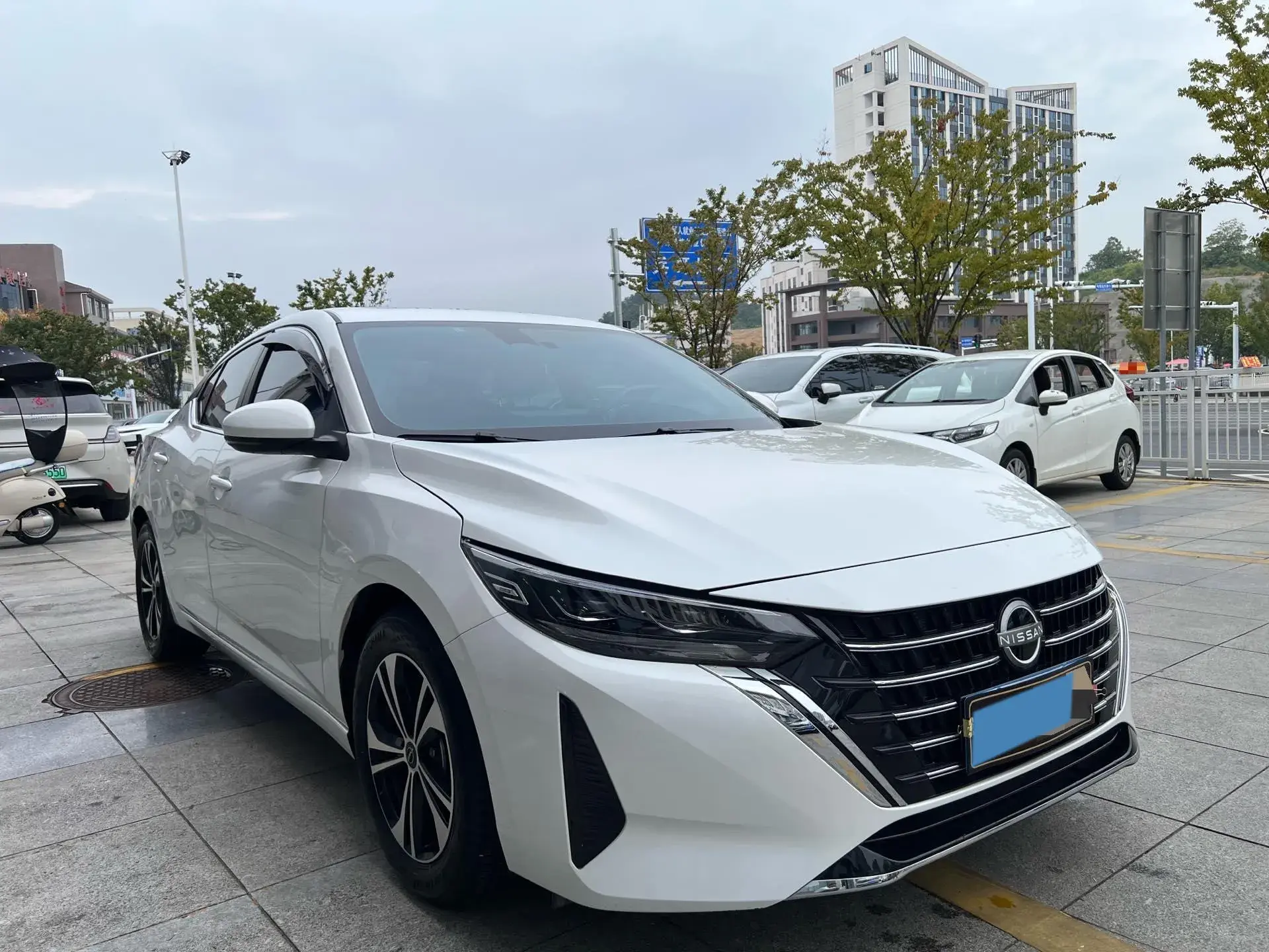 2023 NISSAN SYLPHY thumbnail 3