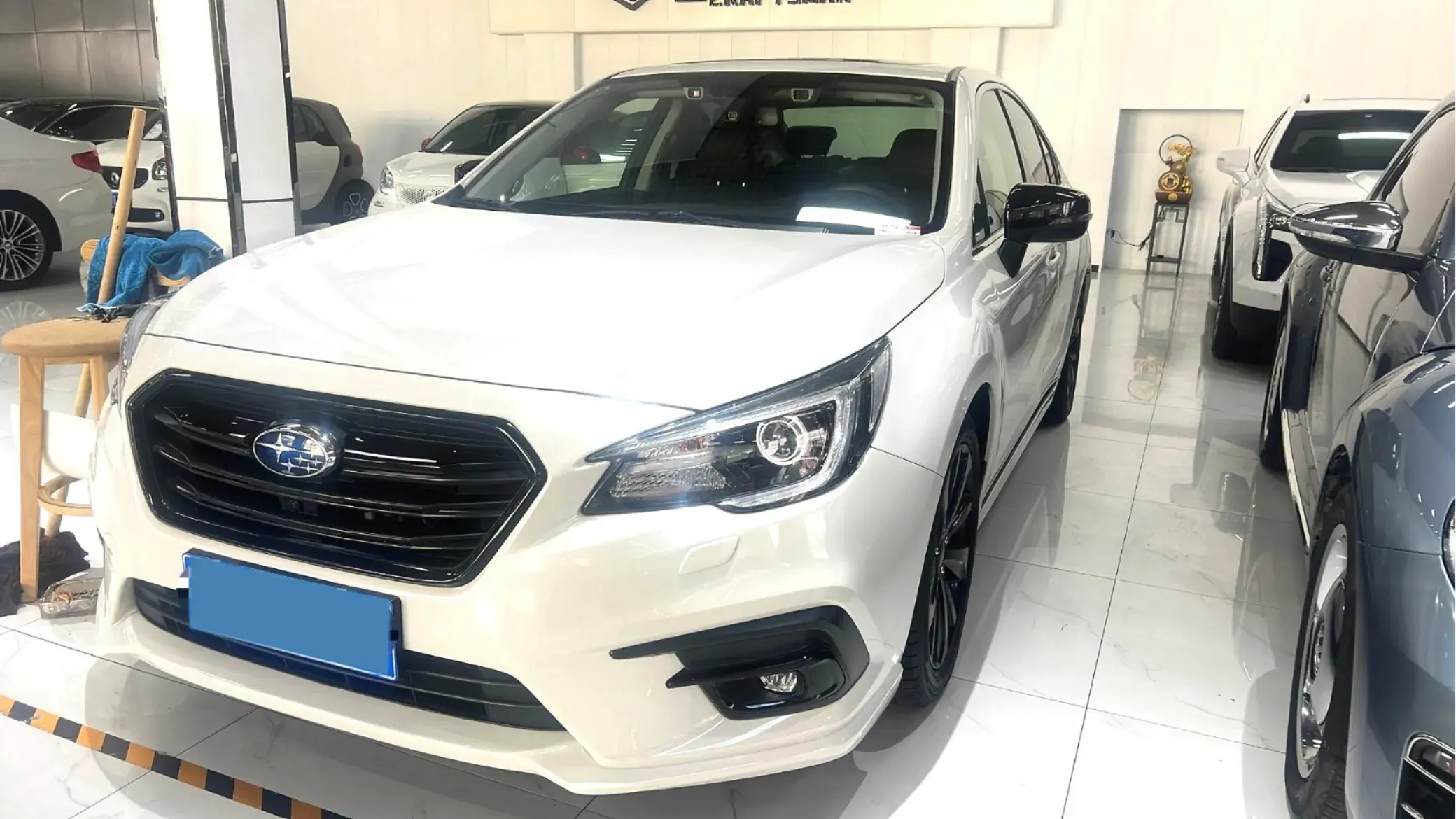 2020 SUBARU LEGACY view 1