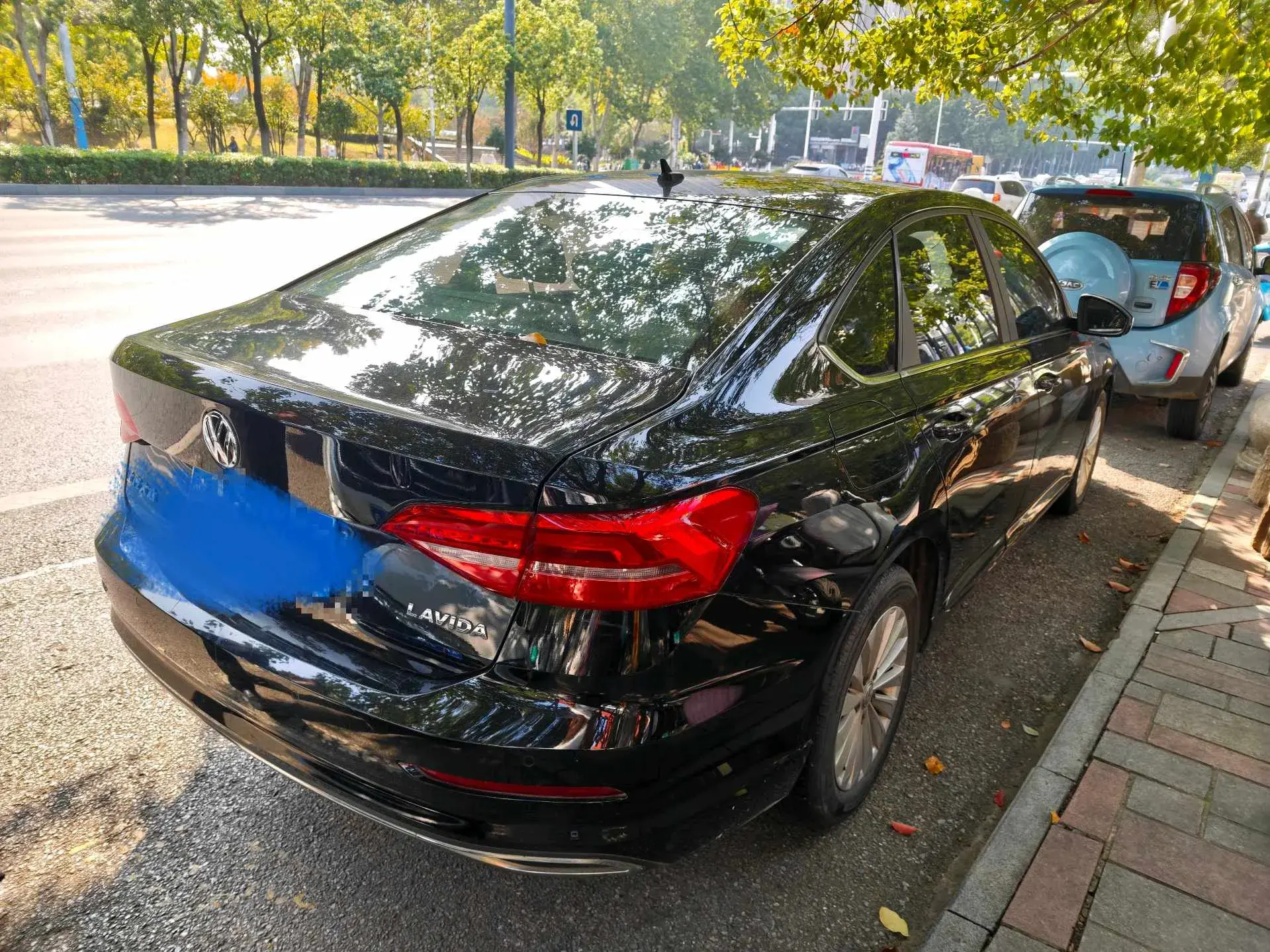 2019 VOLKSWAGEN LAVIDA thumbnail 3