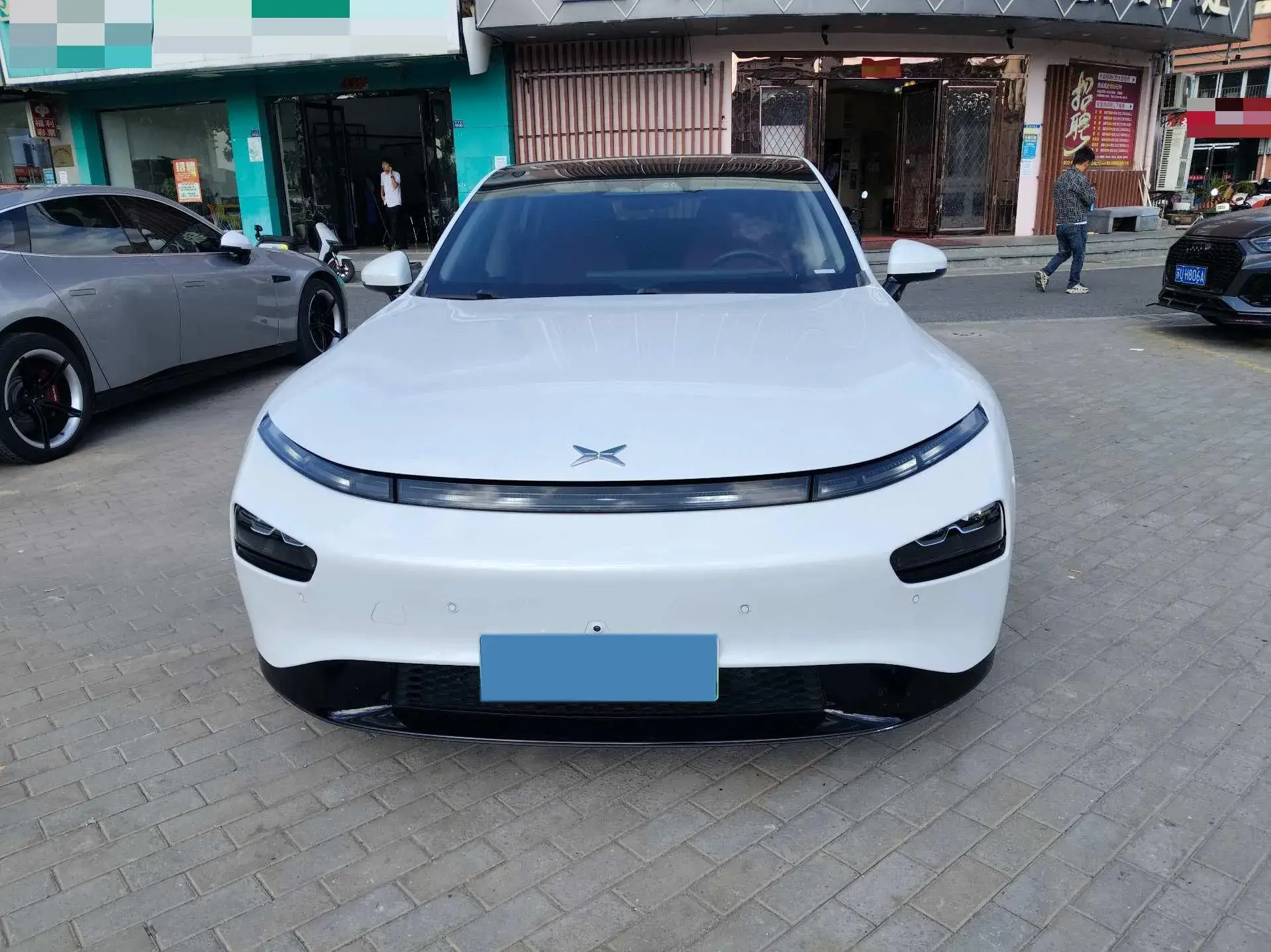 2020 XPENG P7 thumbnail 2