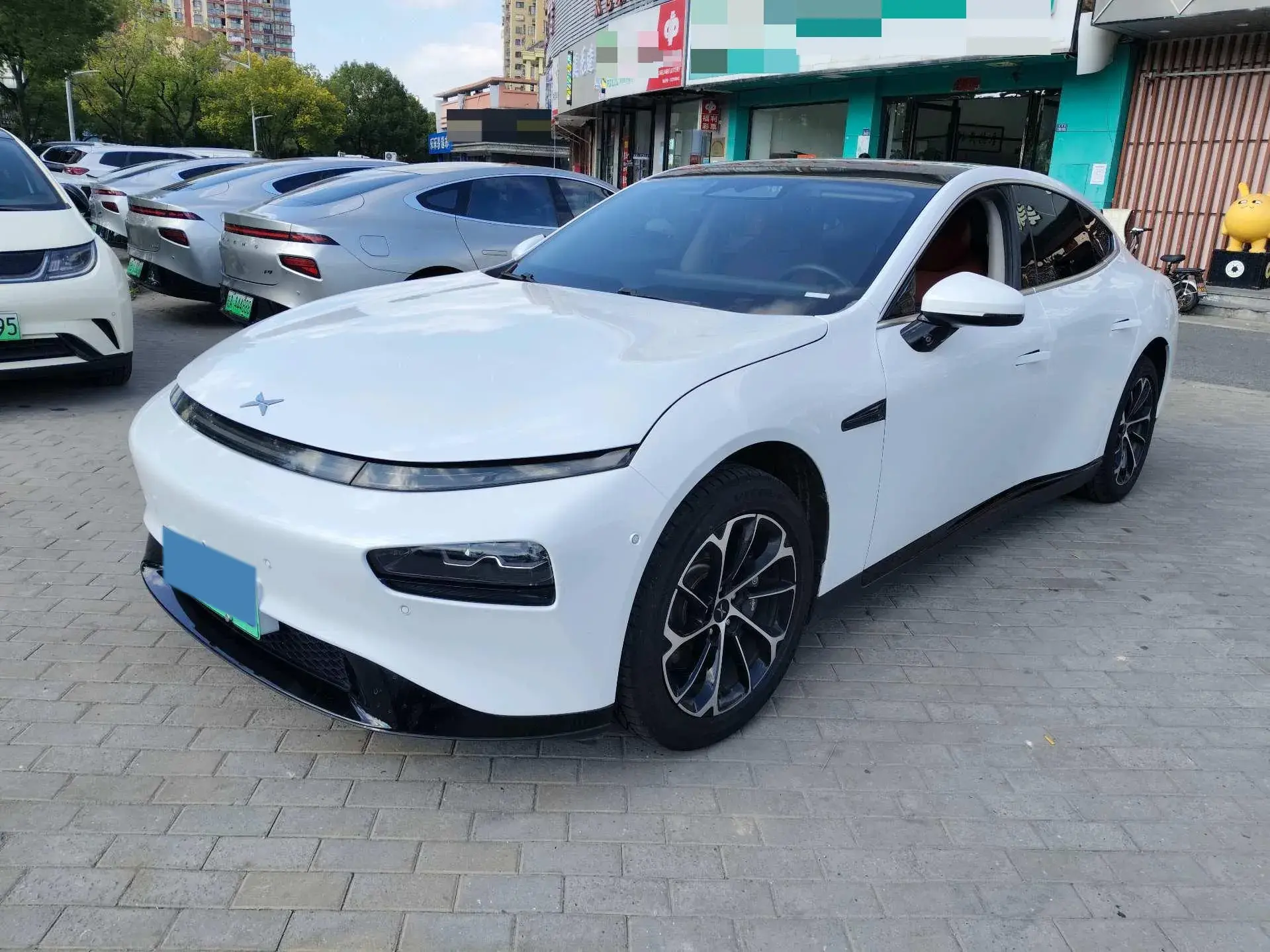 2020 XPENG P7 view 1