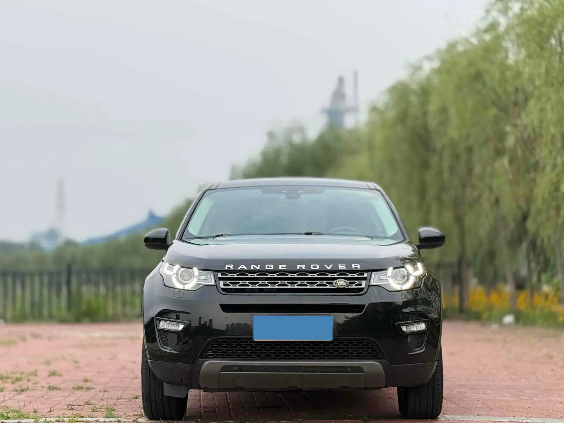 2018 LAND ROVER thumbnail 2
