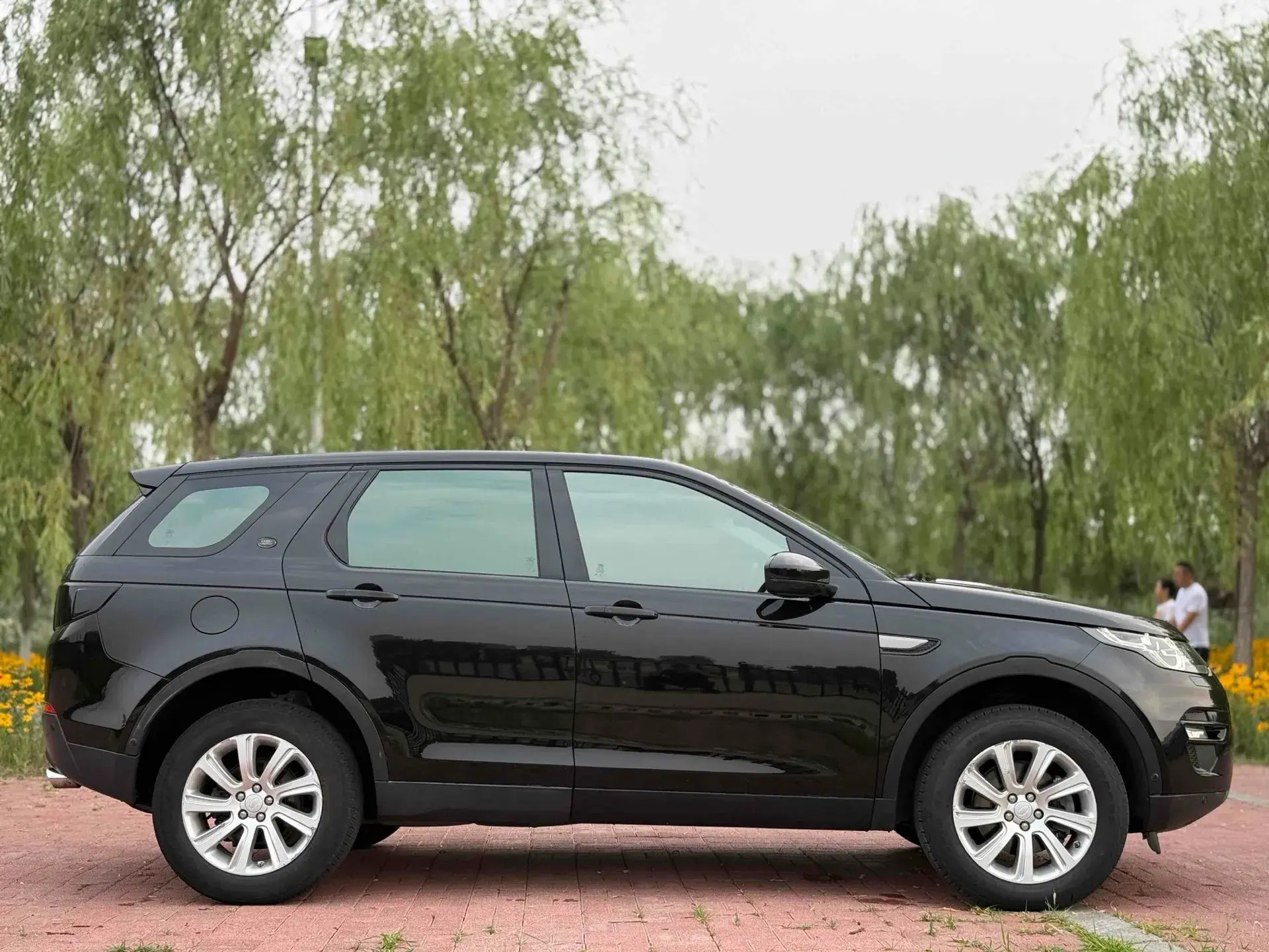 2018 LAND ROVER thumbnail 4