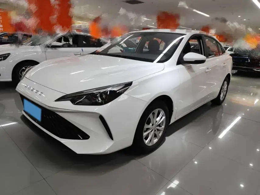 2023 ROEWE I5 view 1