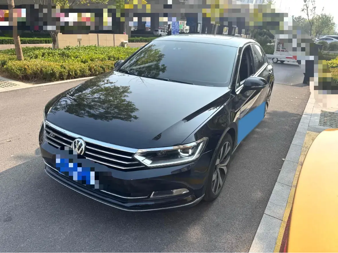 2019 VOLKSWAGEN MAGOTAN view 1