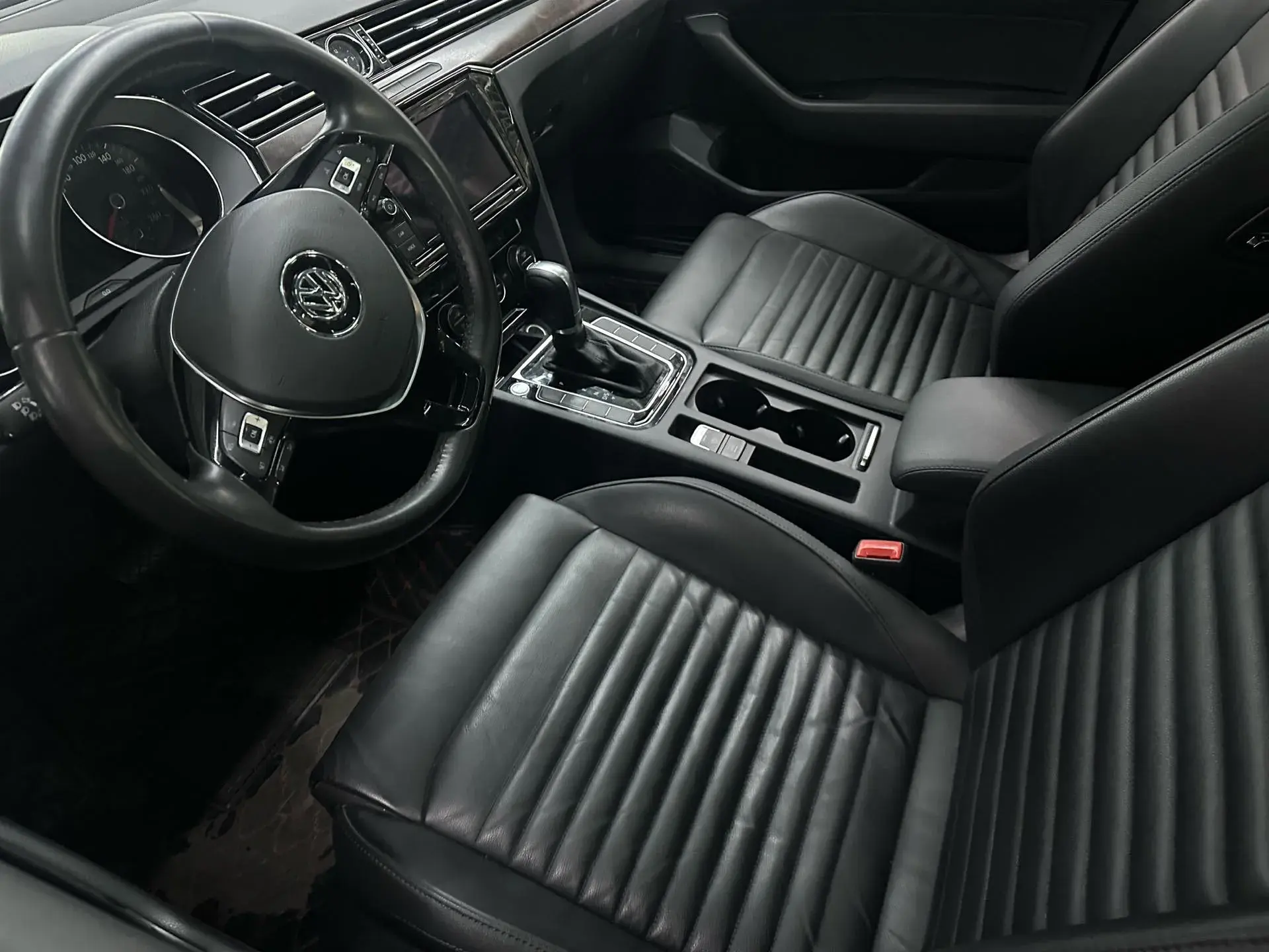 2019 VOLKSWAGEN MAGOTAN thumbnail 4