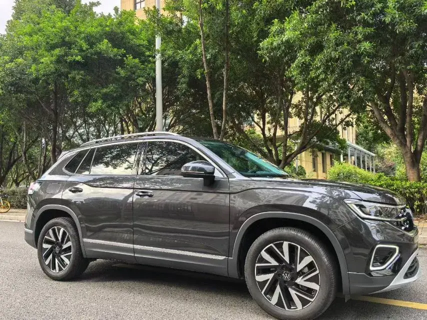 2025 VOLKSWAGEN TAYRON thumbnail 3