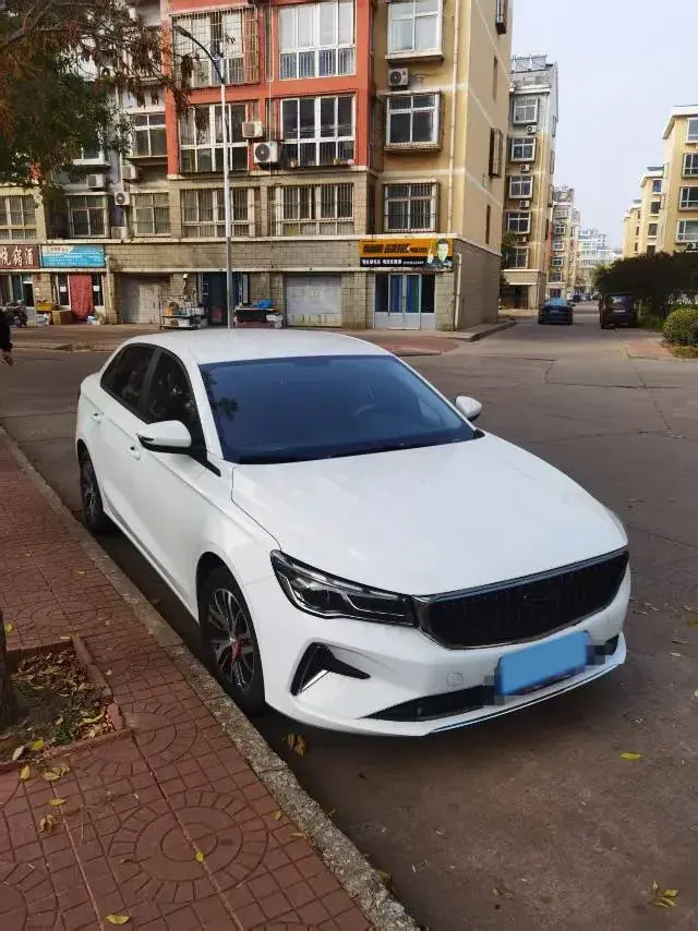 2023 GEELY EMGRAND thumbnail 2