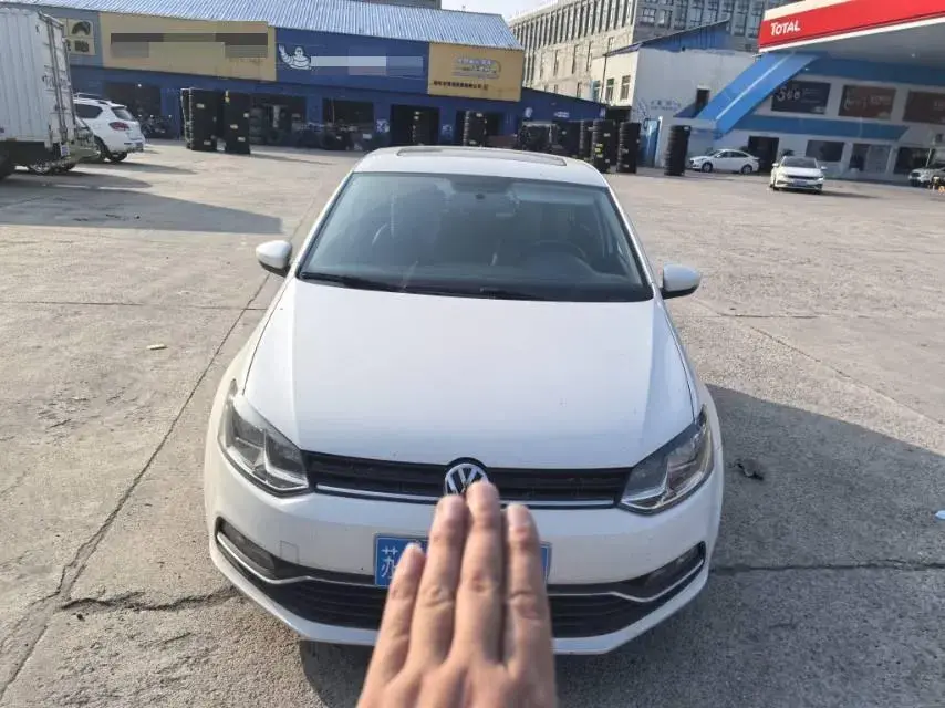 2018 VOLKSWAGEN POLO thumbnail 2