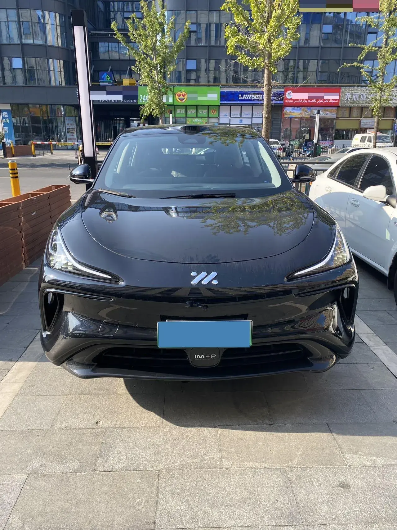 2023 IM LS6 thumbnail 2