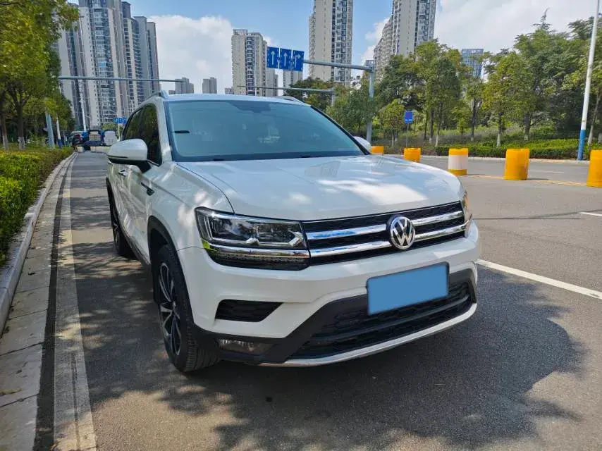 2021 VOLKSWAGEN THARU thumbnail 3