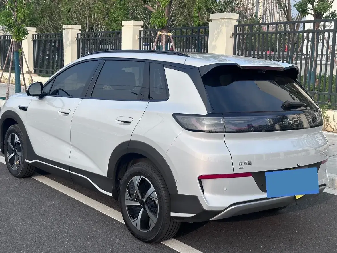 2025 BYD SEA thumbnail 3