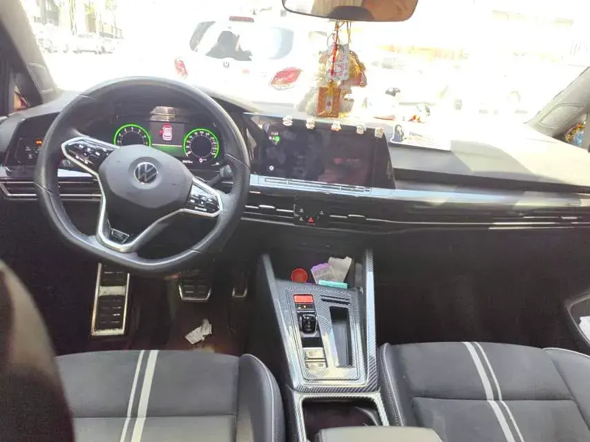 2021 VOLKSWAGEN GOLF thumbnail 4