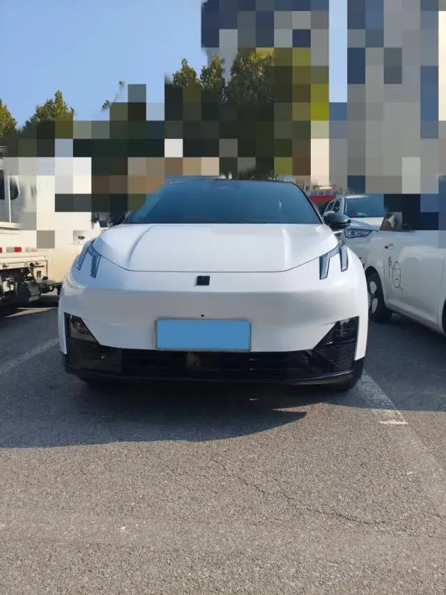 2025 LYNK&CO Z20 thumbnail 3