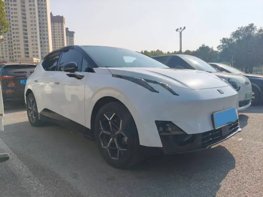 2025 LYNK&CO Z20 thumbnail 2