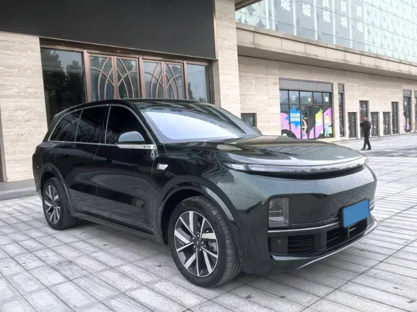 2023 LI L8 thumbnail 2