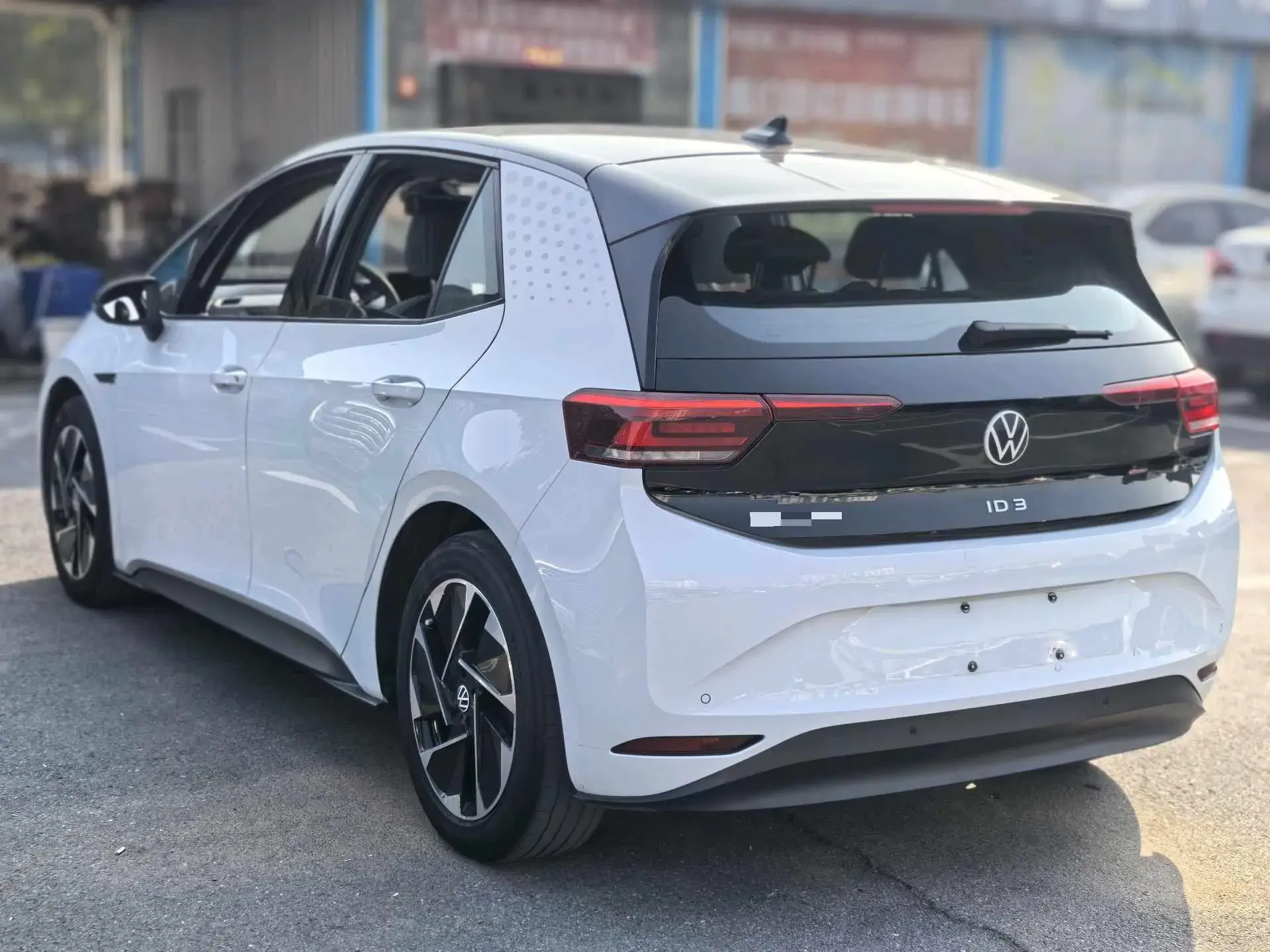 2023 VOLKSWAGEN ID.3 thumbnail 4