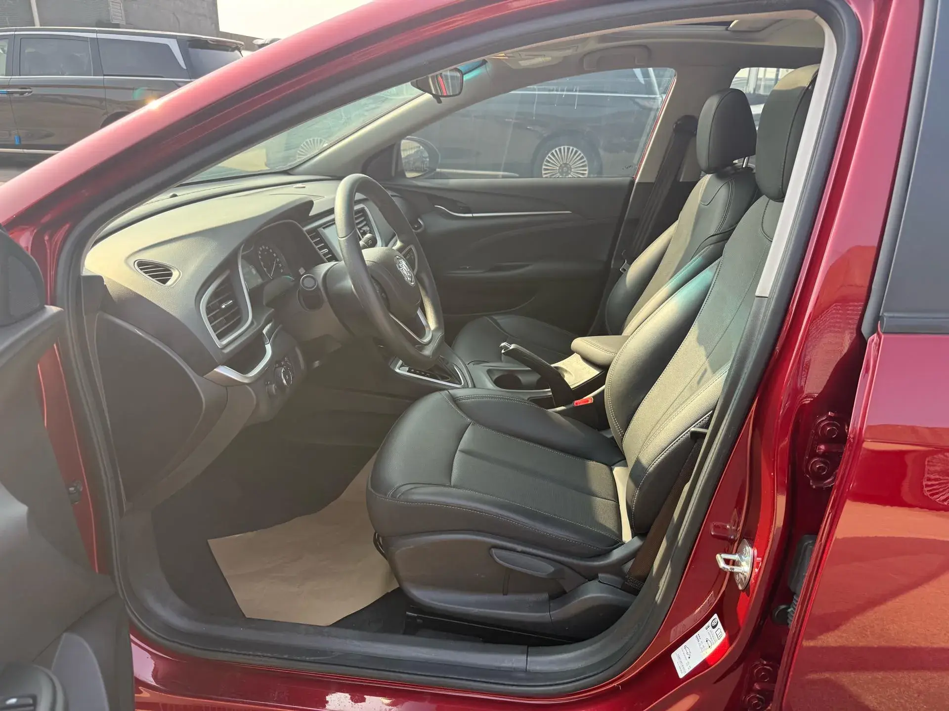 2020 BUICK REGAL thumbnail 3