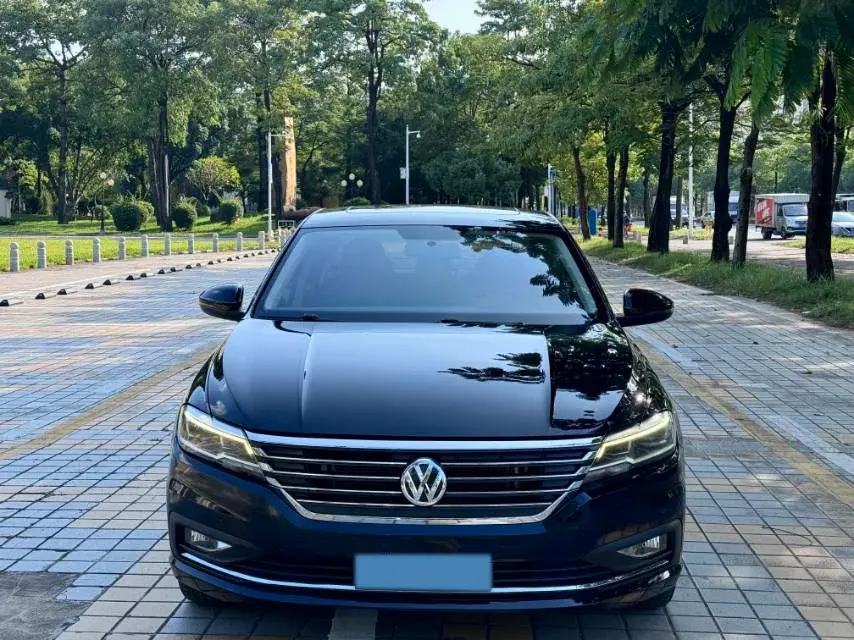 2019 VOLKSWAGEN LAVIDA thumbnail 2