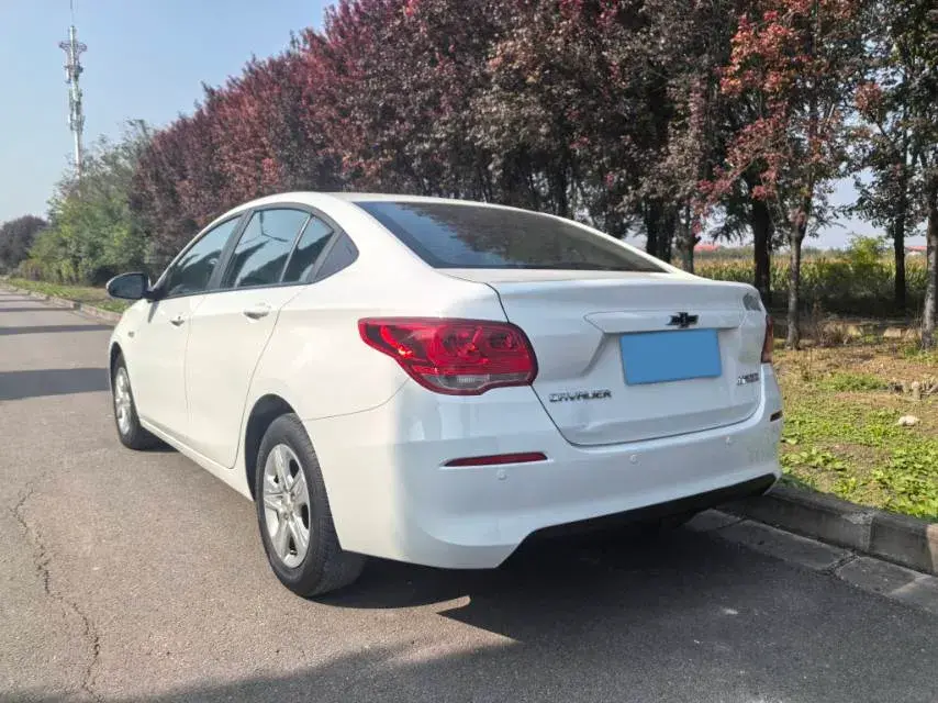 2016 CHEVROLET CAVALIER thumbnail 3
